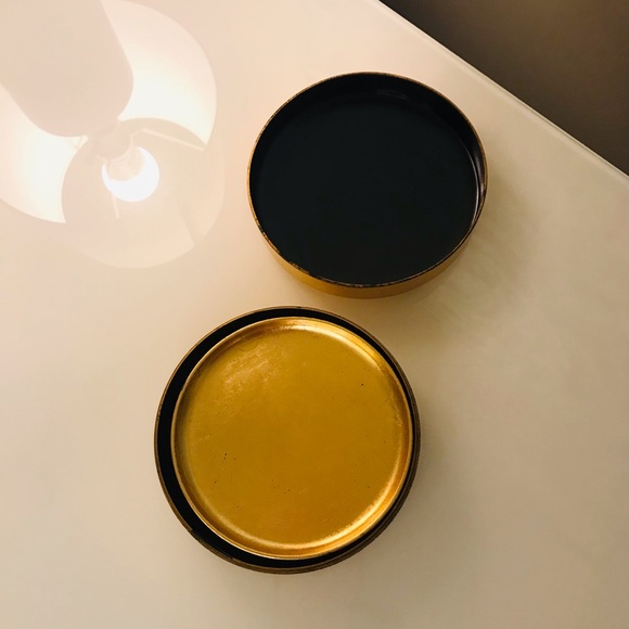 6 gold painted round coasters and box. Hand crafted in Japan. - Picture 9 of 12